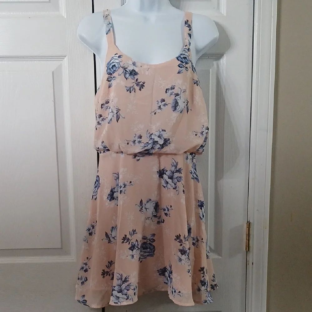 XXI sleeveless Floral Peach and Blue Dress Sz M NWOT